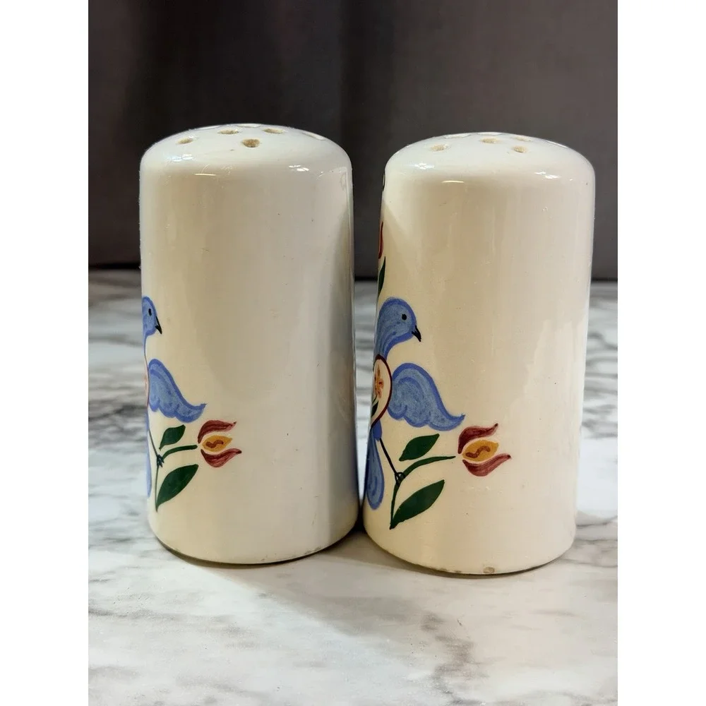 VTG SALT & PEPPER SHAKER‎ CERAMIC W/BLUEBIRD~ DUTCHMAN 4.25